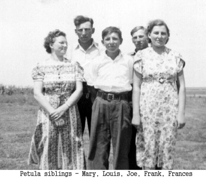 Jim-Hildebrand-Family-History/Mary-Petula-Family/800x600_1935-Mary-Petula-siblings.jpg