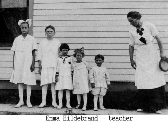 1919-Emma-Hildebrand-random-children.jpg
