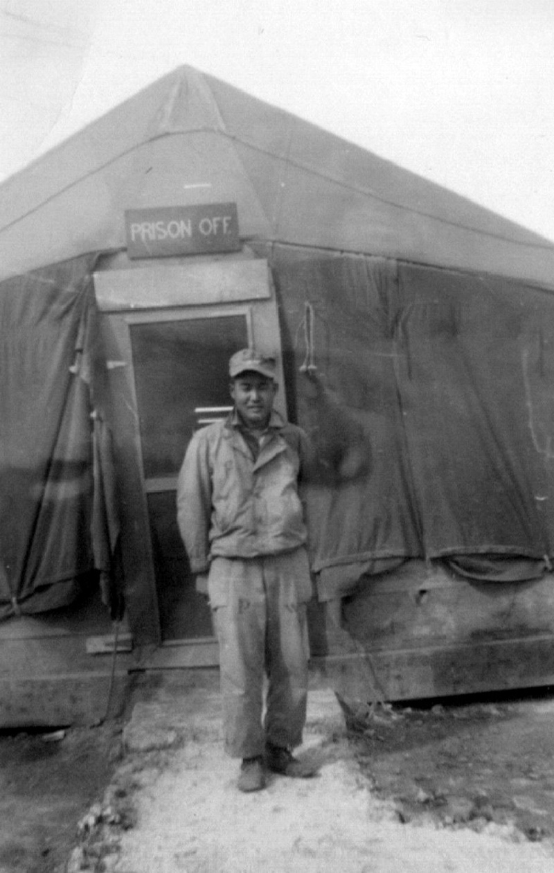 Jim-Hildebrand-Family-History/Melvin-WWII/800x600_1946-Jap-POW-interpreter-liason.jpg