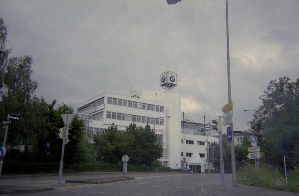 BMW_factory.jpg