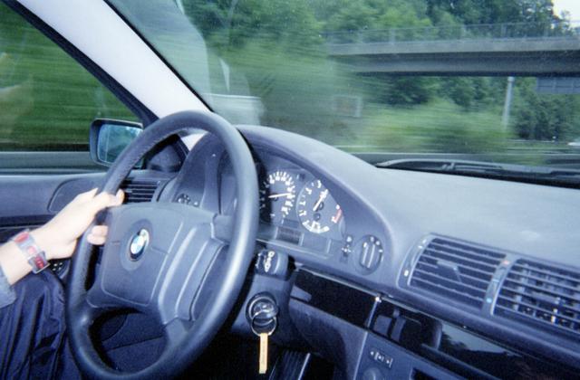 2000/07(July)/Germany-Trip/640x480_Driving_on_Autobahn_at_220KPH.jpg