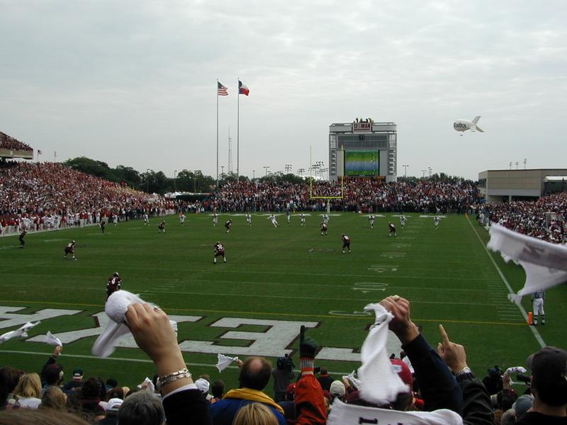 2000/11(November)/Aggie-Oklahoma-Game/800x600_kickoff.jpg