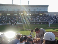 2001/05(May)/Express-Game/1stpitch.jpg