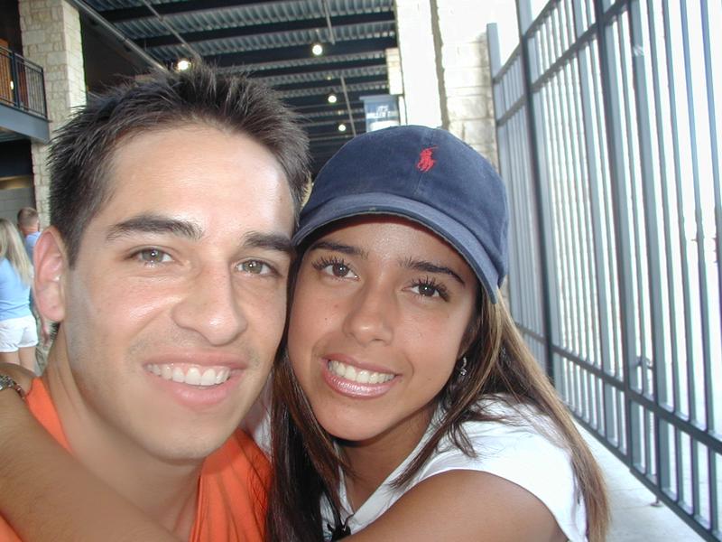 2001/05(May)/Express-Game/800x600_michael-angelica2.jpg