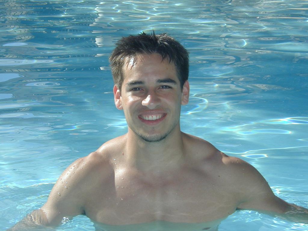 2001/06(June)/At-the-Pool/1024x768_P6100065.JPG