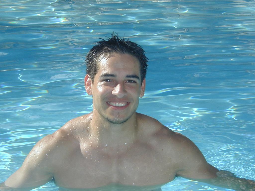 2001/06(June)/At-the-Pool/1024x768_P6100068.JPG