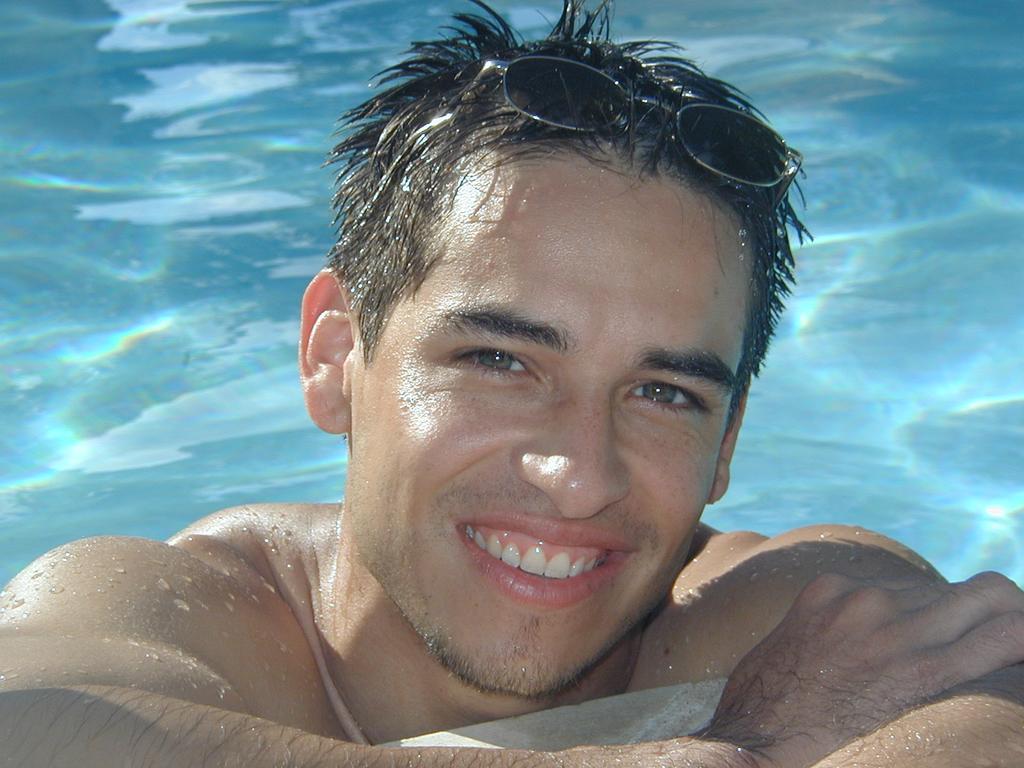 2001/06(June)/At-the-Pool/1024x768_P6100073.JPG
