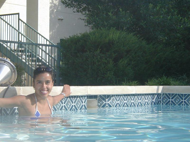 2001/06(June)/At-the-Pool/800x600_P6100062.JPG