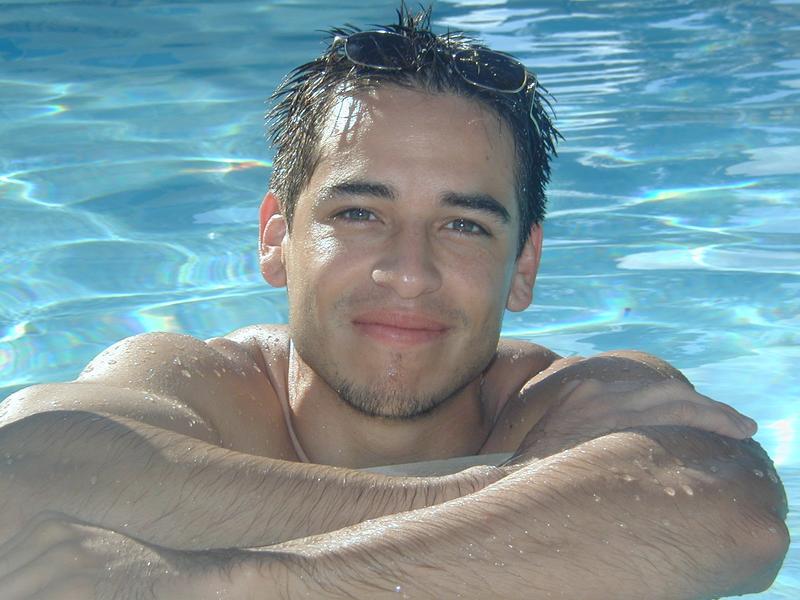 2001/06(June)/At-the-Pool/800x600_P6100072.JPG