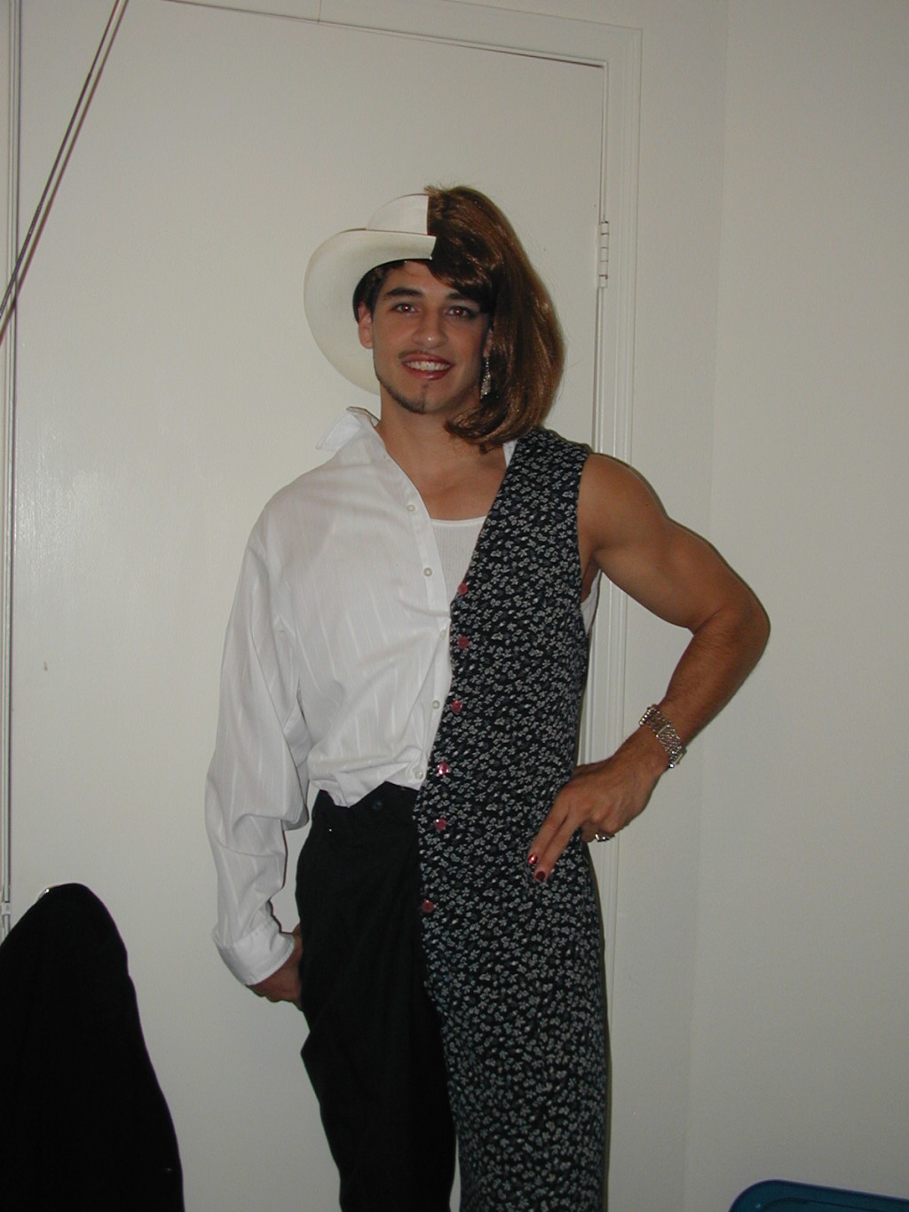 2001/10(October)/Halloween/1024x768_PA300005.JPG