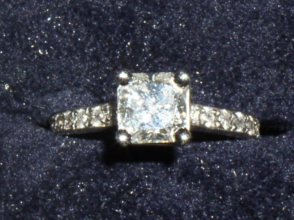 2002/12(December)/Christmas-Proposal/1024x768_PC250005.JPG