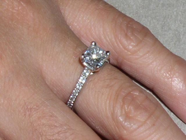 2002/12(December)/Christmas-Proposal/640x480_PC250002.JPG