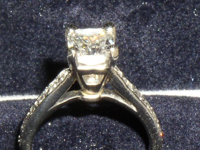 2002/12(December)/Christmas-Proposal/640x480_PC250006.JPG