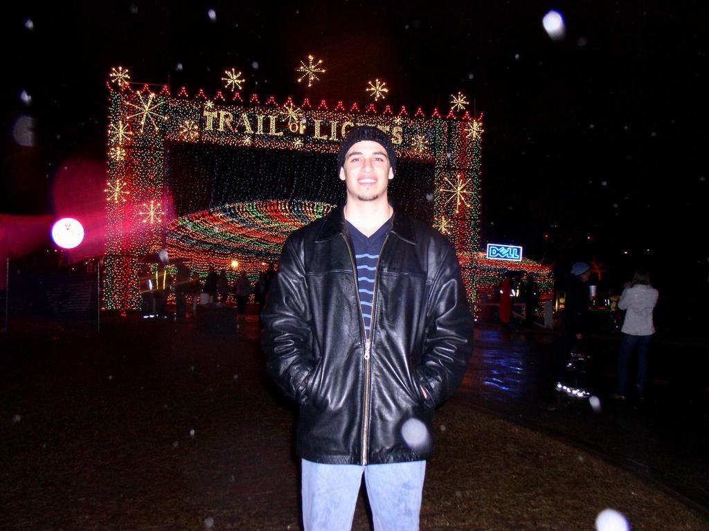 2002/12(December)/Trail-of-Lights/1024x768_PC220025.JPG