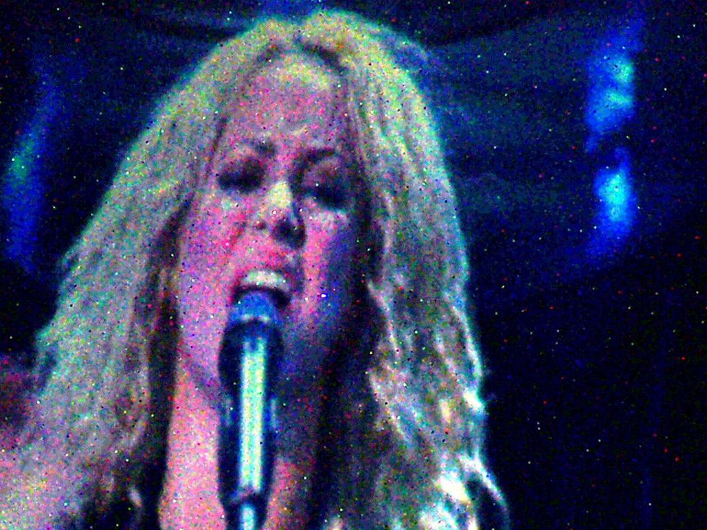 2003/01(January)/Shakira-Concert/1024x768_P1010019.JPG