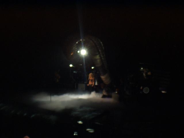 2003/01(January)/Shakira-Concert/640x480_P1010011.JPG