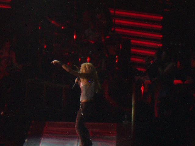 2003/01(January)/Shakira-Concert/640x480_P1010020.JPG