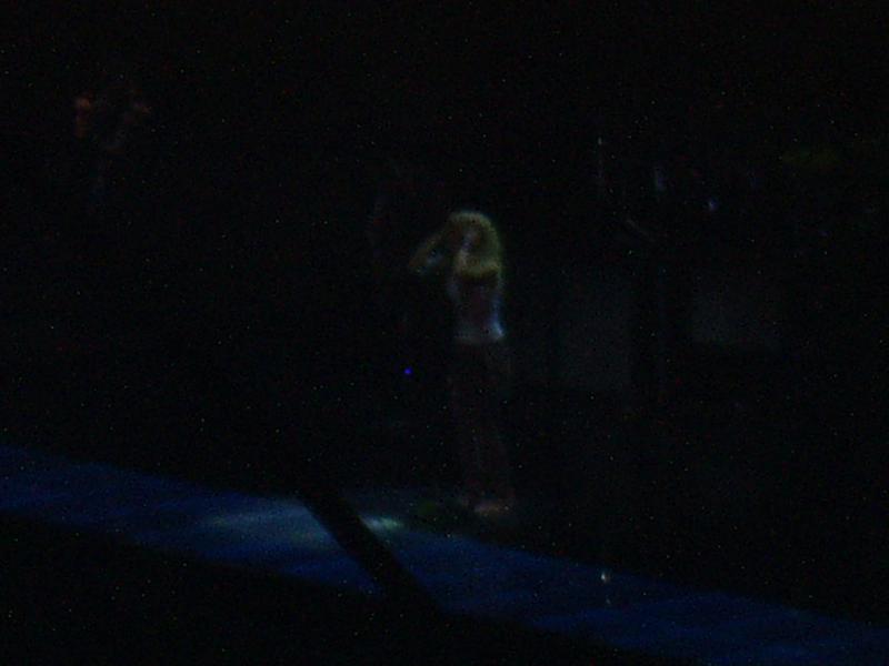 2003/01(January)/Shakira-Concert/800x600_P1010023.JPG