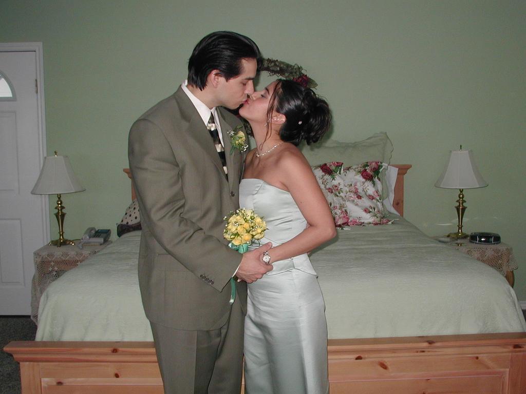 2003/02(February)/Wedding-and-Honeymoon/1024x768_P1010040.JPG