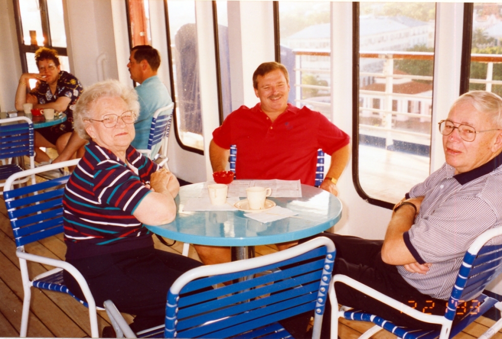 1993-12-22-Cruise-00.jpg