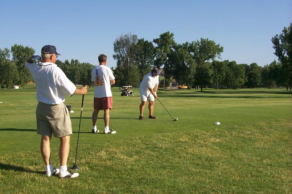 2000/00(SDSMT_REUNION)/2000-07-04-1785-Meadowbrook-Bendick-Mitzel-Jim.JPG
