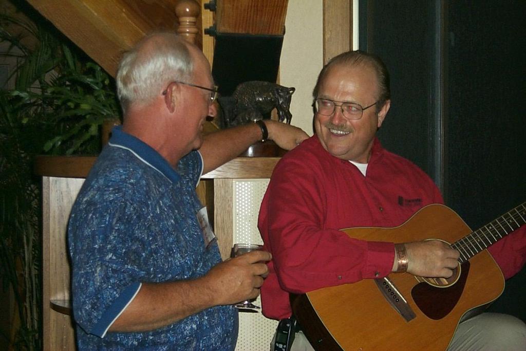 2000-07-08-1850-Bob-Bendick-Wally-Gutzmer-Entertaining.JPG