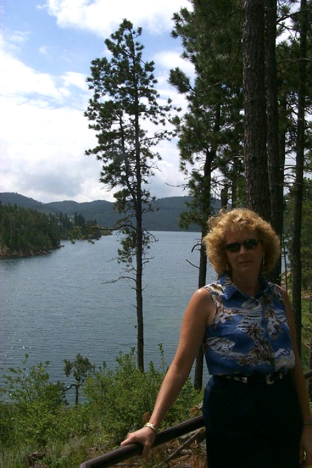 2000/00(SDSMT_REUNION)/1024x768_2000-07-10-1859-Pactola-Lake.JPG