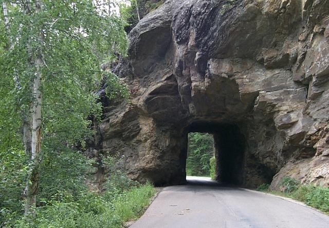 2000-07-10-1879-Needles-Highway-Tunnel.JPG
