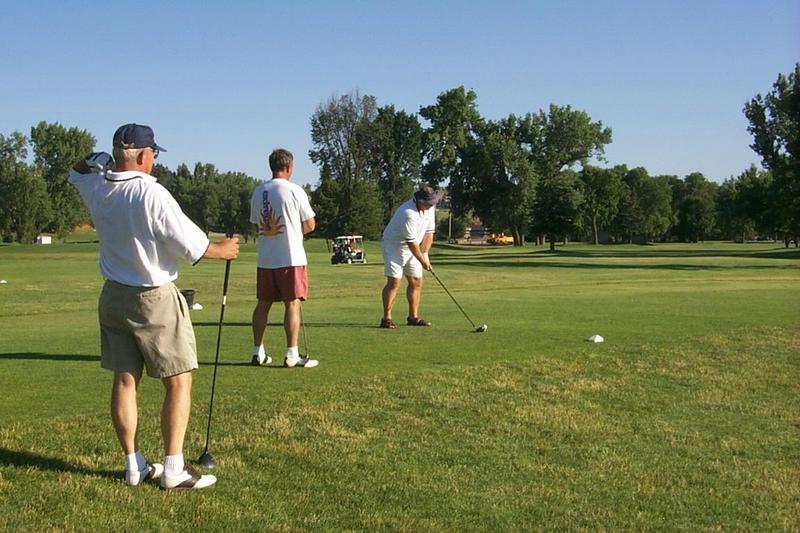 2000/00(SDSMT_REUNION)/2000-07-04-1785-Meadowbrook-Bendick-Mitzel-Jim.JPG