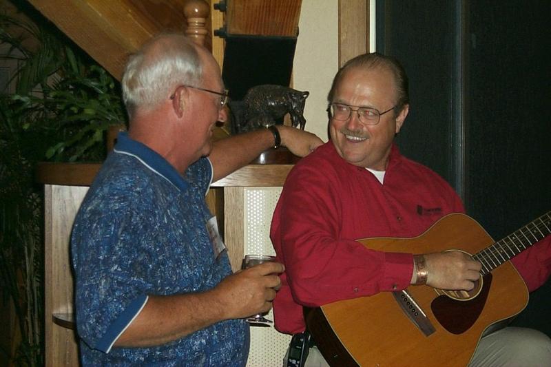 2000-07-08-1850-Bob-Bendick-Wally-Gutzmer-Entertaining.JPG