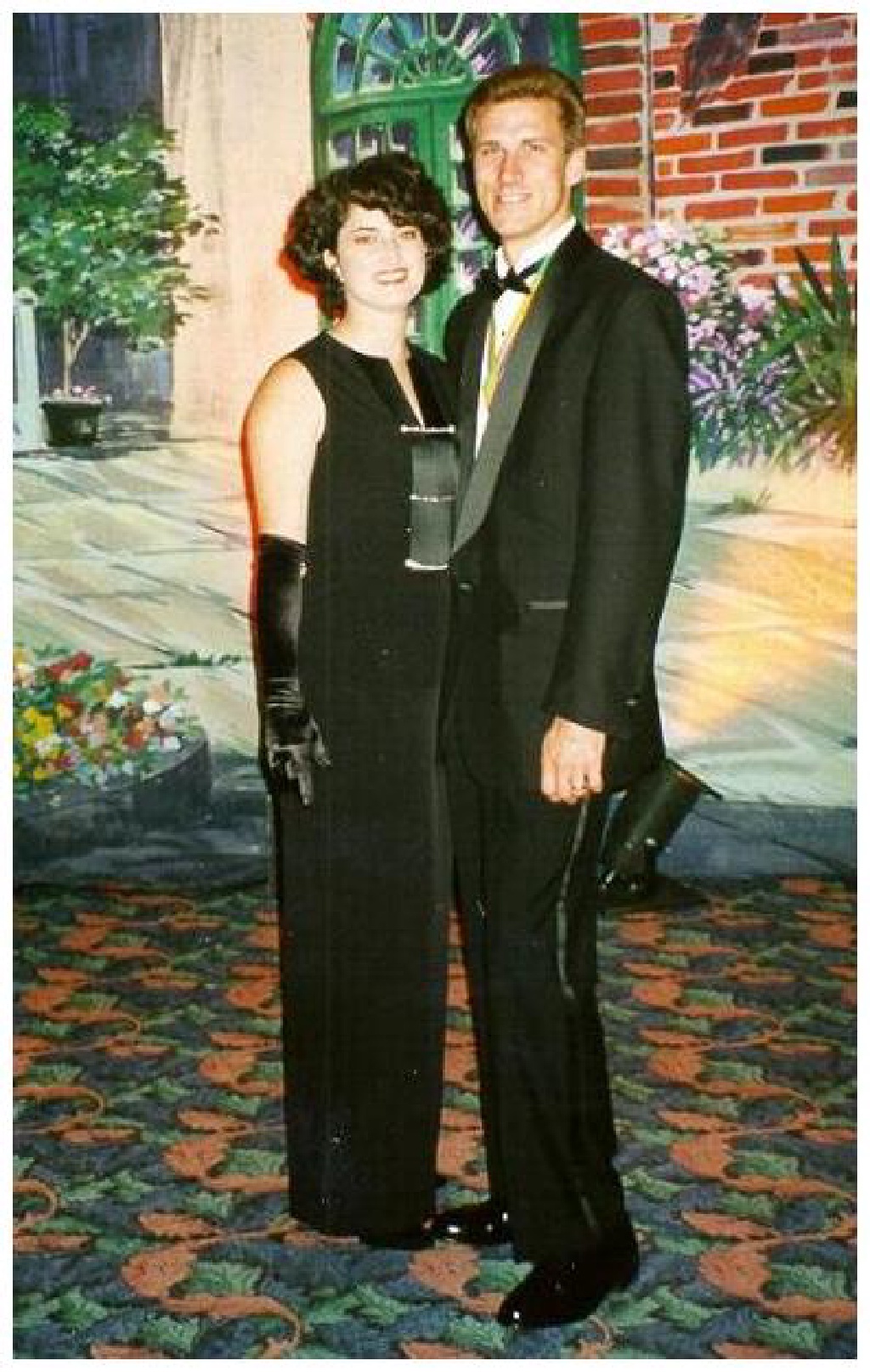 2000/00Mardi_Gras_Past_1995-1999/1024x768_1998-01-cballT&S.jpg