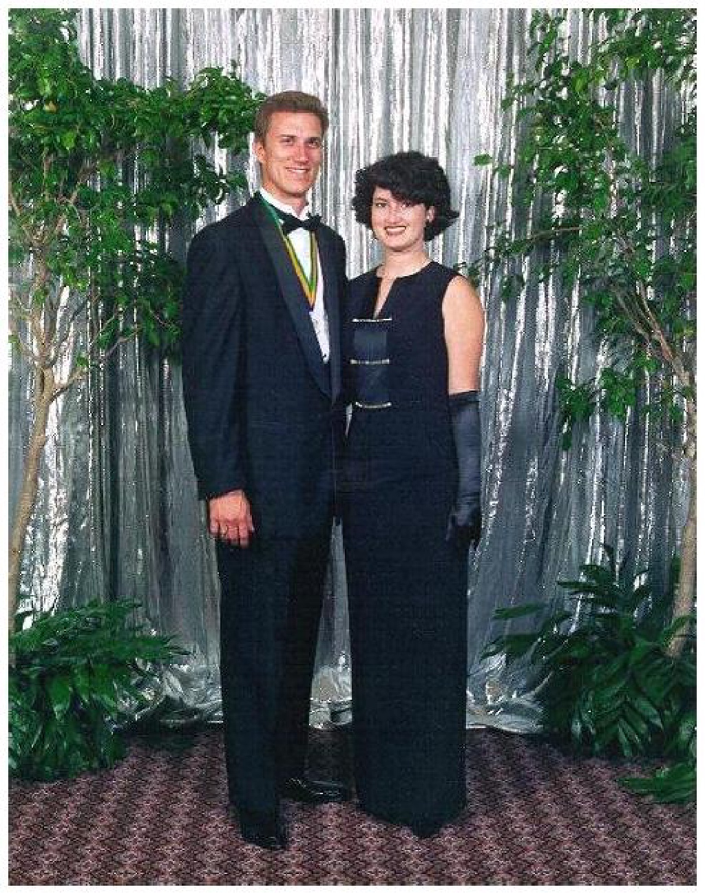 2000/00Mardi_Gras_Past_1995-1999/1024x768_1998-01-cballprofTS.jpg