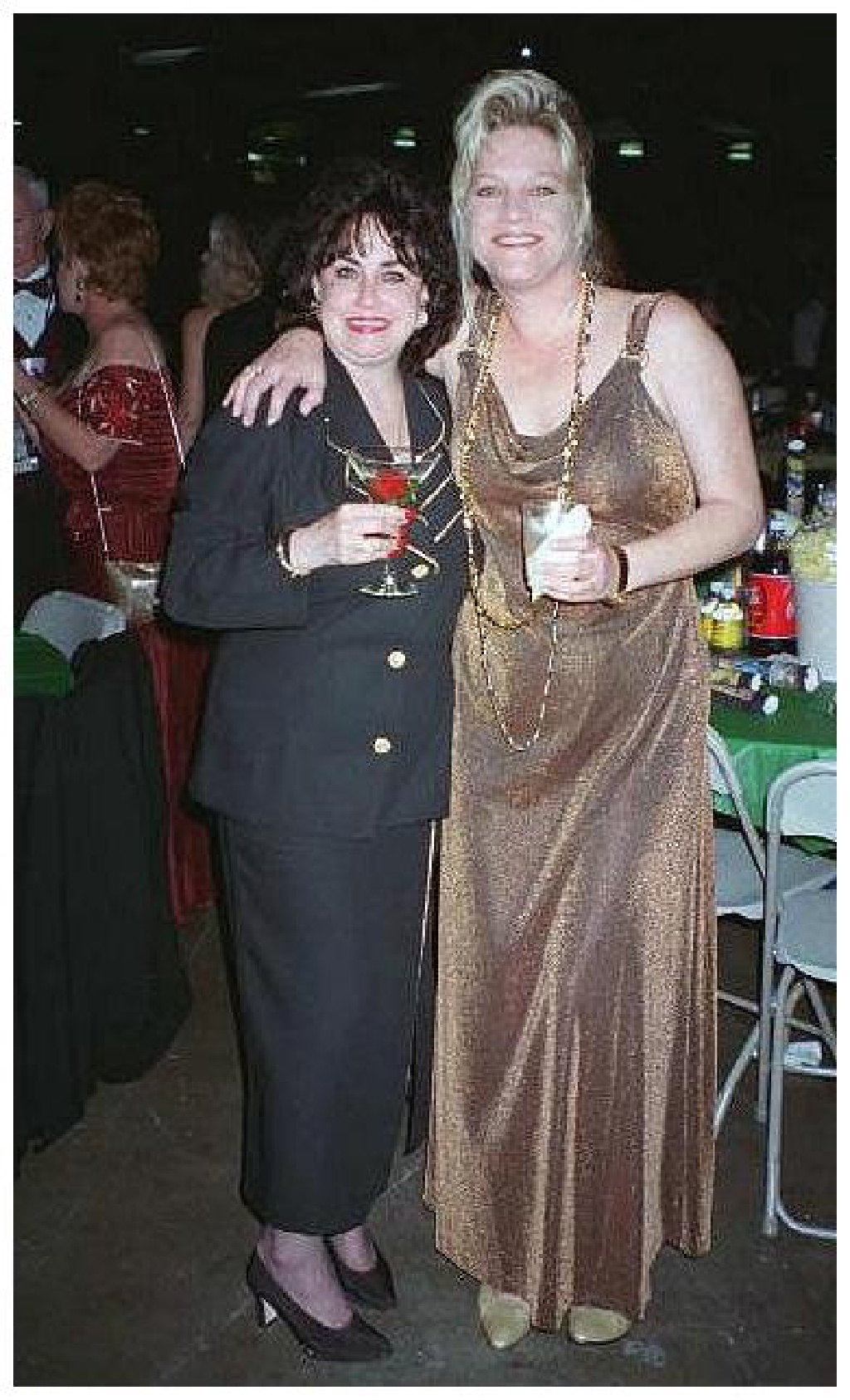 2000/00Mardi_Gras_Past_1995-1999/1024x768_1998-02-MGextraDebJoni.jpg