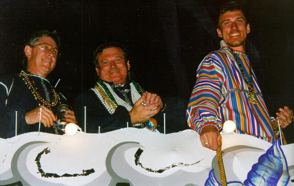 2000/00Mardi_Gras_Past_1995-1999/1024x768_1998-02-MGfloatDanDad.jpg