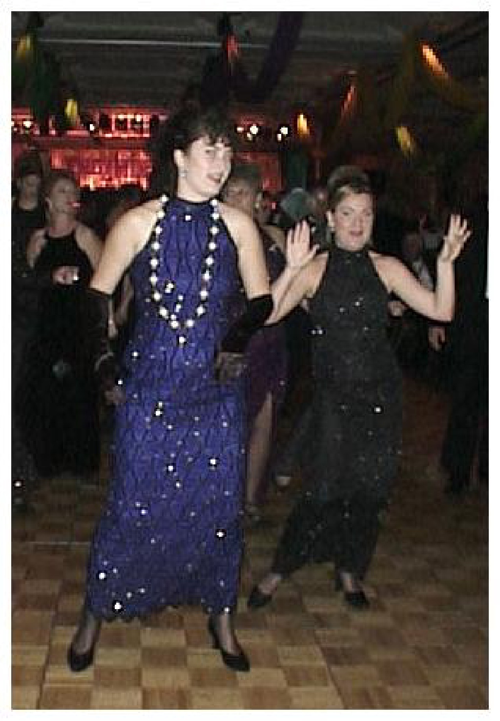 2000/00Mardi_Gras_Past_1995-1999/1024x768_1999-01-KSDancing.jpg
