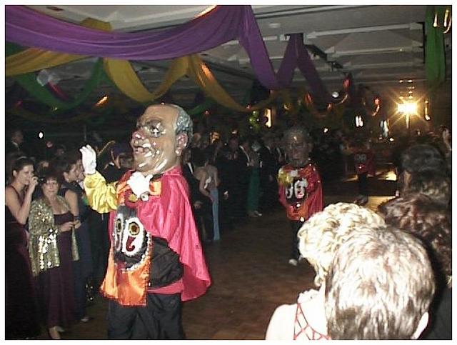 2000/00Mardi_Gras_Past_1995-1999/640x480_1999-01-Parade.jpg