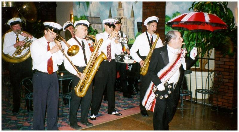 2000/00Mardi_Gras_Past_1995-1999/800x600_1998-01-cballjazzband.jpg