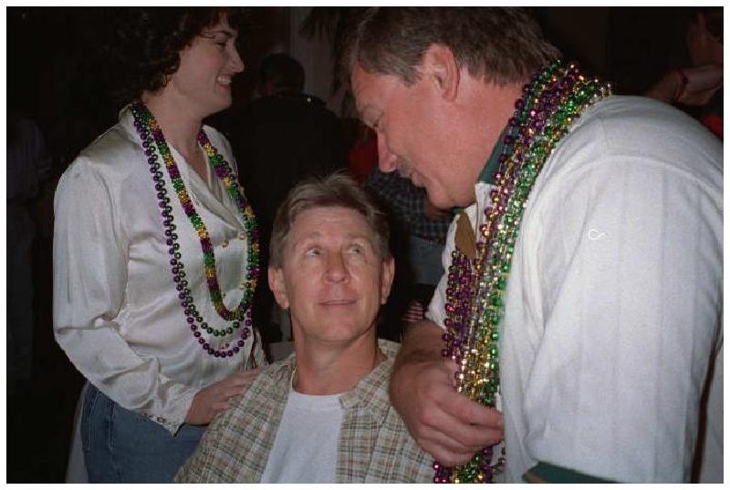 2000/00Mardi_Gras_Past_1995-1999/800x600_1998-02-MGbalconyDancounsel.jpg