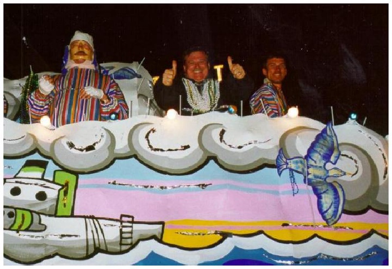 2000/00Mardi_Gras_Past_1995-1999/800x600_1998-02.MGFloatDad.Travis.jpg