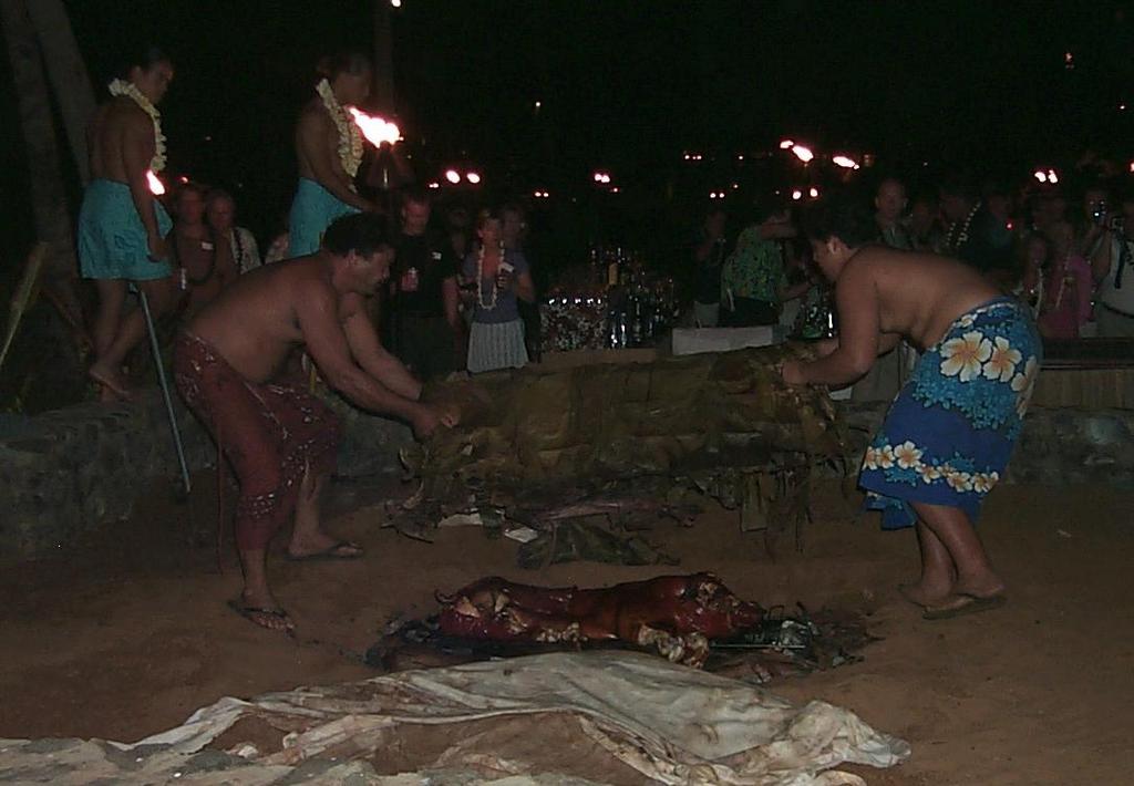 2000/01(January)/Hawaii/1024x768_2000-01-27-902-Luau-Ho-olaulea-Roast-Pig.JPG