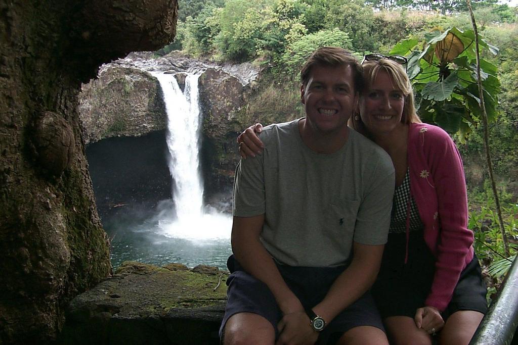 2000/01(January)/Hawaii/1024x768_2000-01-28-931-Big-Island-Hilo-Hawaii-RainbowFalls-Petersons.JPG