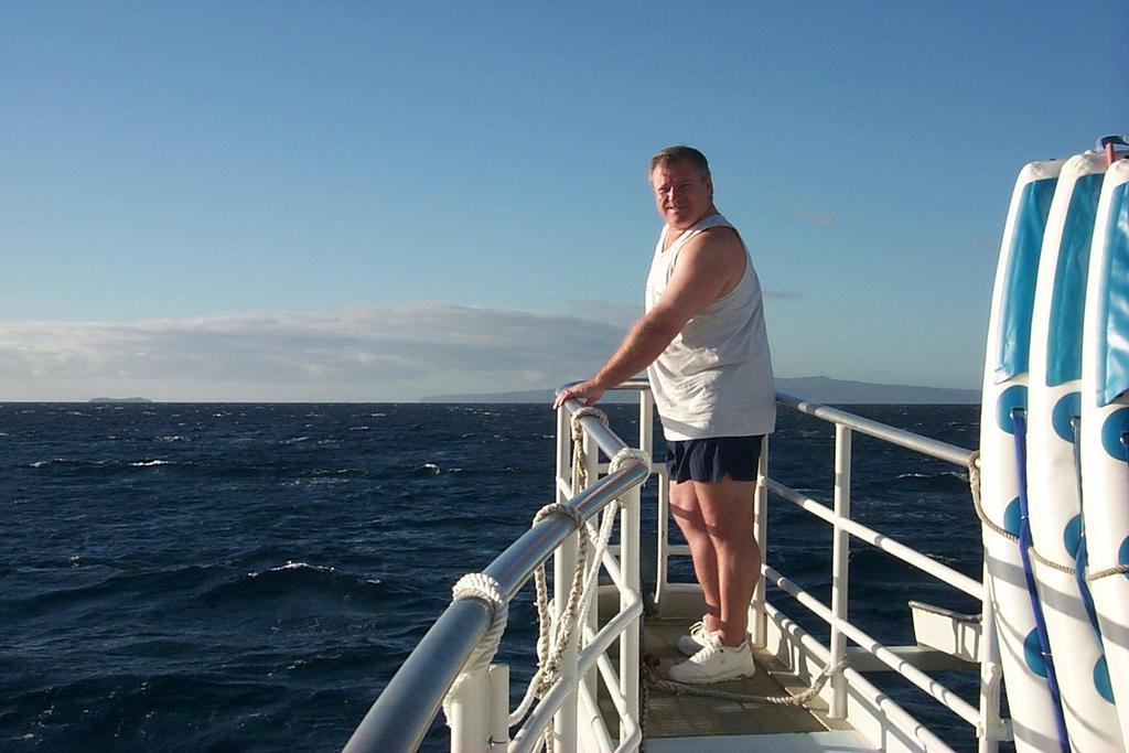 2000/01(January)/Hawaii/1024x768_2000-01-29-946-Snorkel-Trip-heading-out.JPG