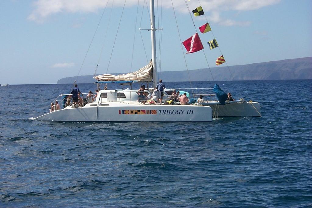 2000/01(January)/Hawaii/1024x768_2000-01-29-953-Snorkel-Trip-Trilogy-boat.JPG