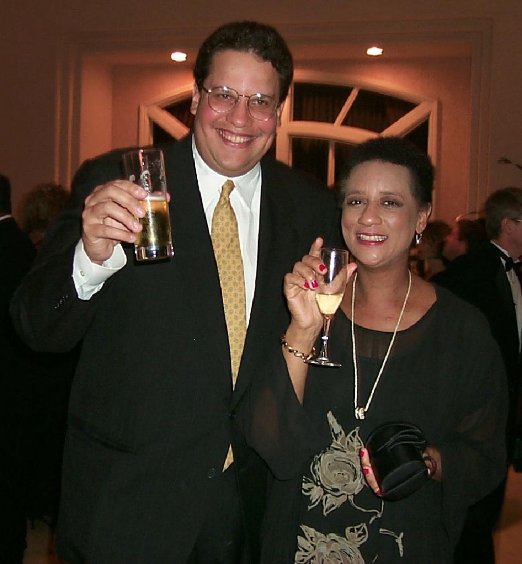 2000/01(January)/Hawaii/1024x768_2000-01-29-957-Awards-Dinner-Dance-Jellerettes.JPG
