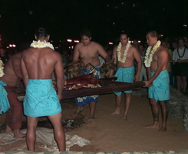 2000-01-27-903-Luau-Ho-olaulea-Roast-Pig.JPG