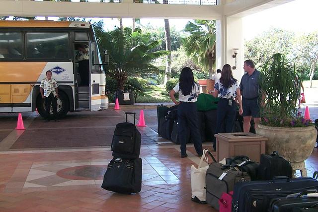 2000/01(January)/Hawaii/640x480_2000-01-30-974-Leaving-Wailea-Looking-for-missing-luggage.JPG