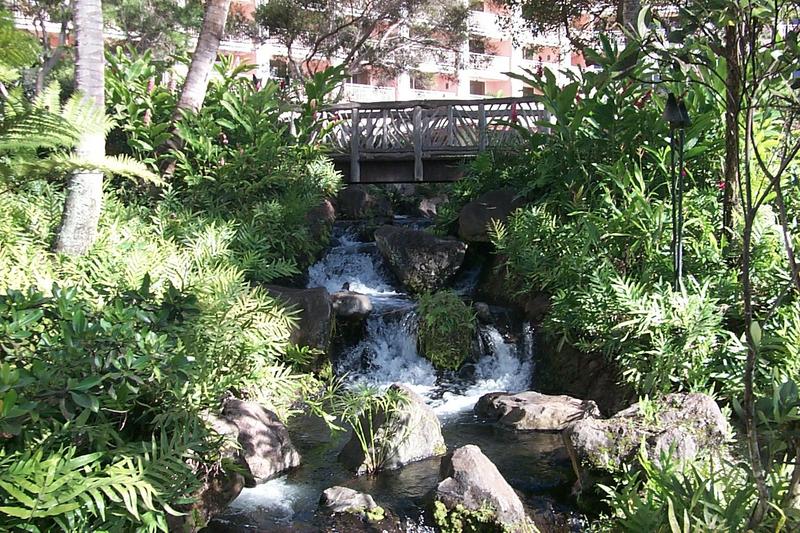 2000-01-27-8966-Grand-Wailea-Grounds.JPG