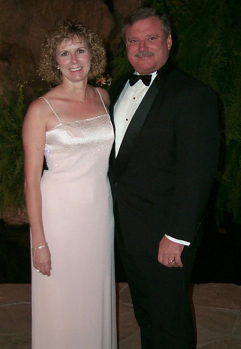 2000/01(January)/Hawaii/800x600_2000-01-29-955-Awards-Dinner-Dance-Jim-Janeen.JPG