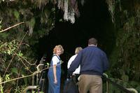 2000-01-28-916-Entering-Volcano-Lava-Tube.JPG