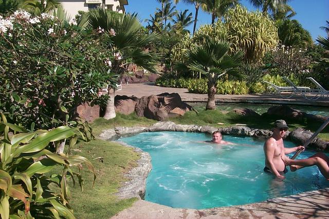 2000-01-31-996-Kauai-Hyatt-Hot-Tub.JPG
